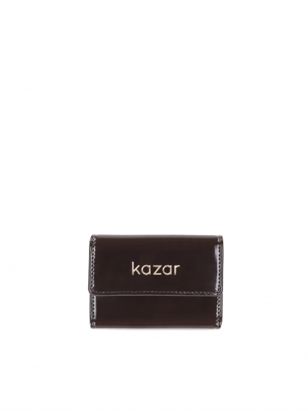 Lakierowany portfel damski w ciemnobrązowy kolorze 
