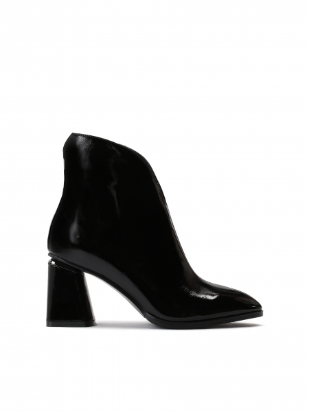 Black lacquered booties with a profiled upper ODETTE