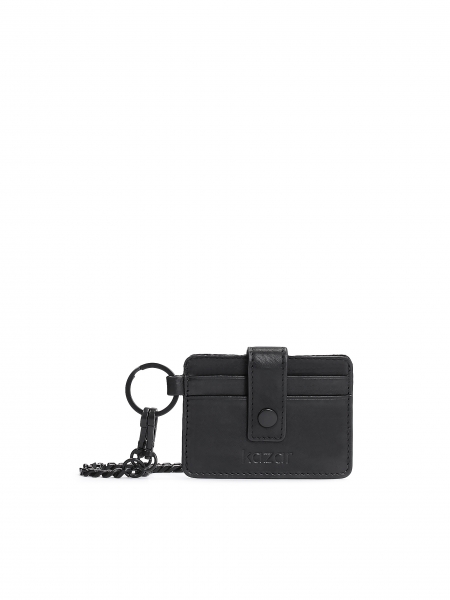 Czarny kompaktowy portfel na karty z odpinanym łańcuszkiem 
