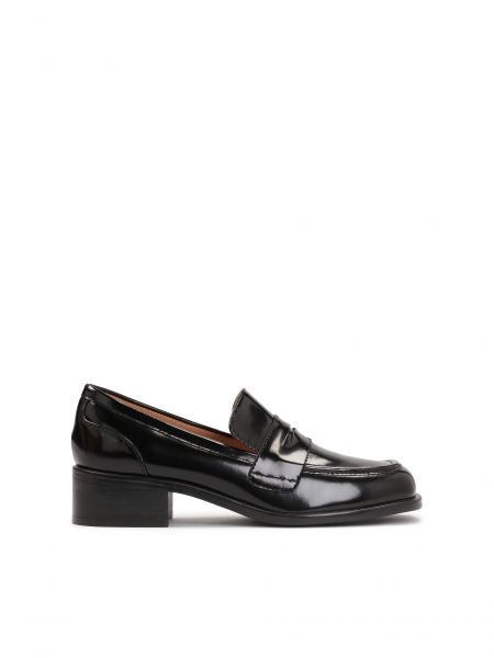 Ladies’ black slip-on flat shoes with a strap on the front ETNA