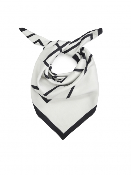 Zijden sjaal met geometrische motieven 