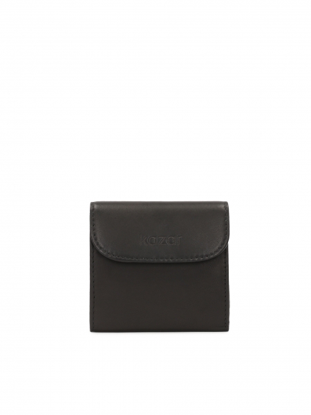 Czarny portfel z zapinaną klapką ORESTISIO