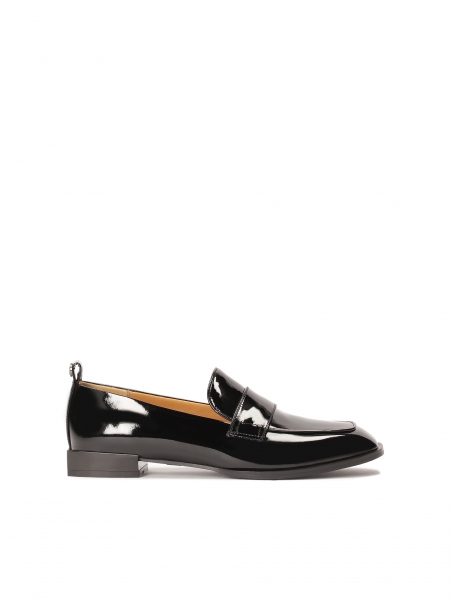 Lacquered half shoes with square toe and heel HEYWORTH