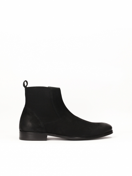 Slip-on black Chelsea boots with elastic inserts  BEREN