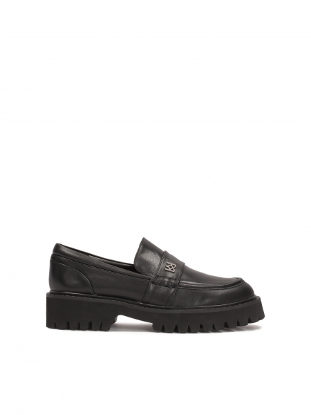 Black half shoes on a treaded sole ESSEN