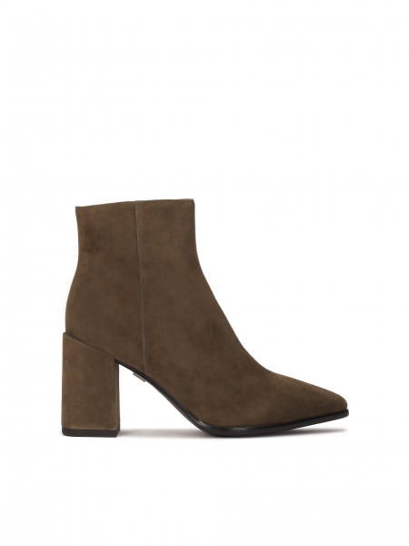 Comfortable boots with a post heel  EIVA