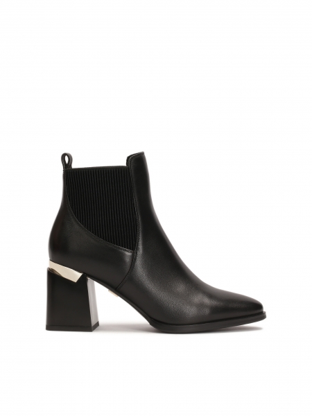 Black boots with a wide decorated heel  DORIS