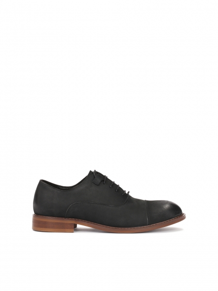 Fekete nubuk cipő kontrasztos talppal LETO