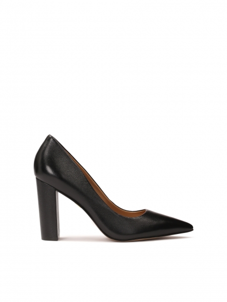 Black leather pumps with a stable heel  BLUEBELL