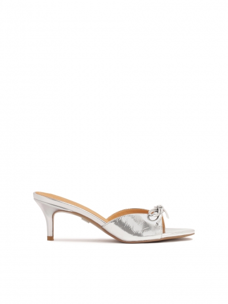 Silver flip-flops with bow and mid-heel LUCIA