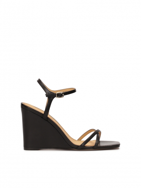 Black platform sandals with square toe DORA