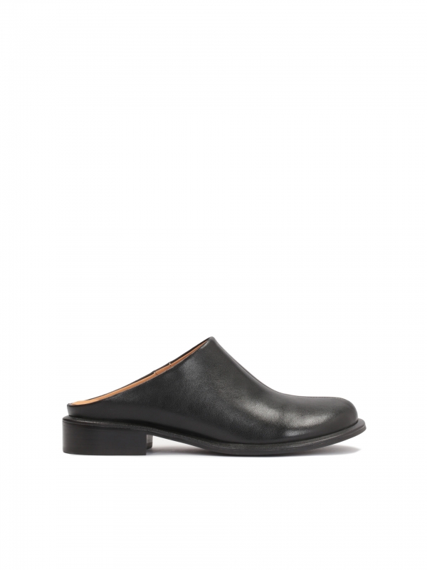 Leather slip-on slides with a covered front ROYA